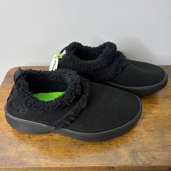 OOFOS Shoes - NWT OOFOS OOcoozie Mule Black Size 6